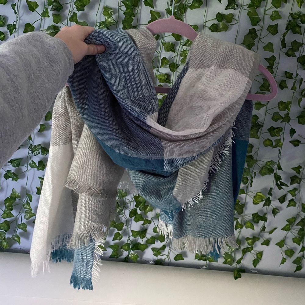 Fashion scarf